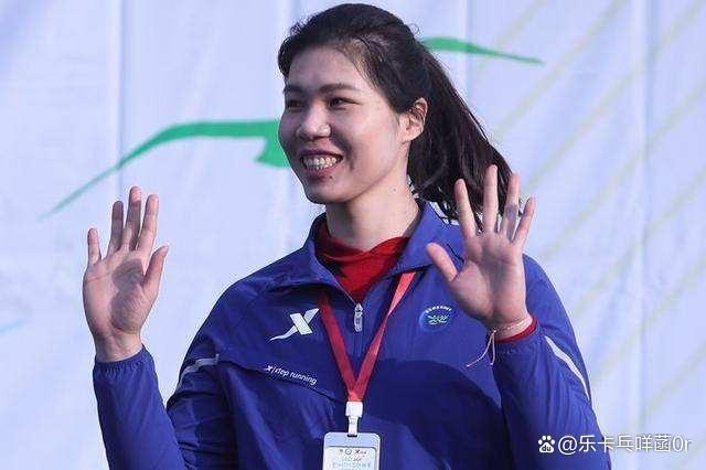 排球选手赛后落泪,背后故事感人 排球选手赛后落泪,背后故事感人
