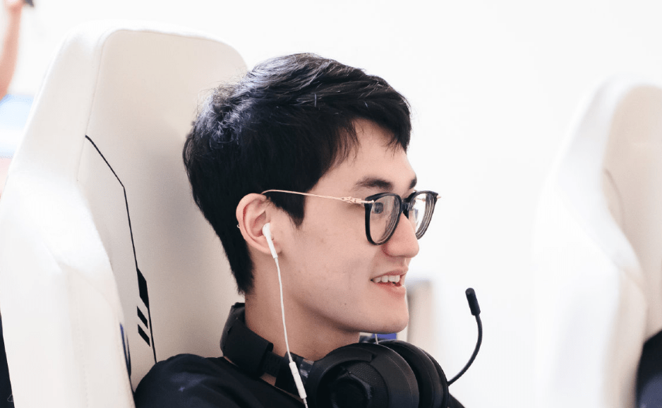 关于连胜势头难挡！和平精英豪取十连胜的信息