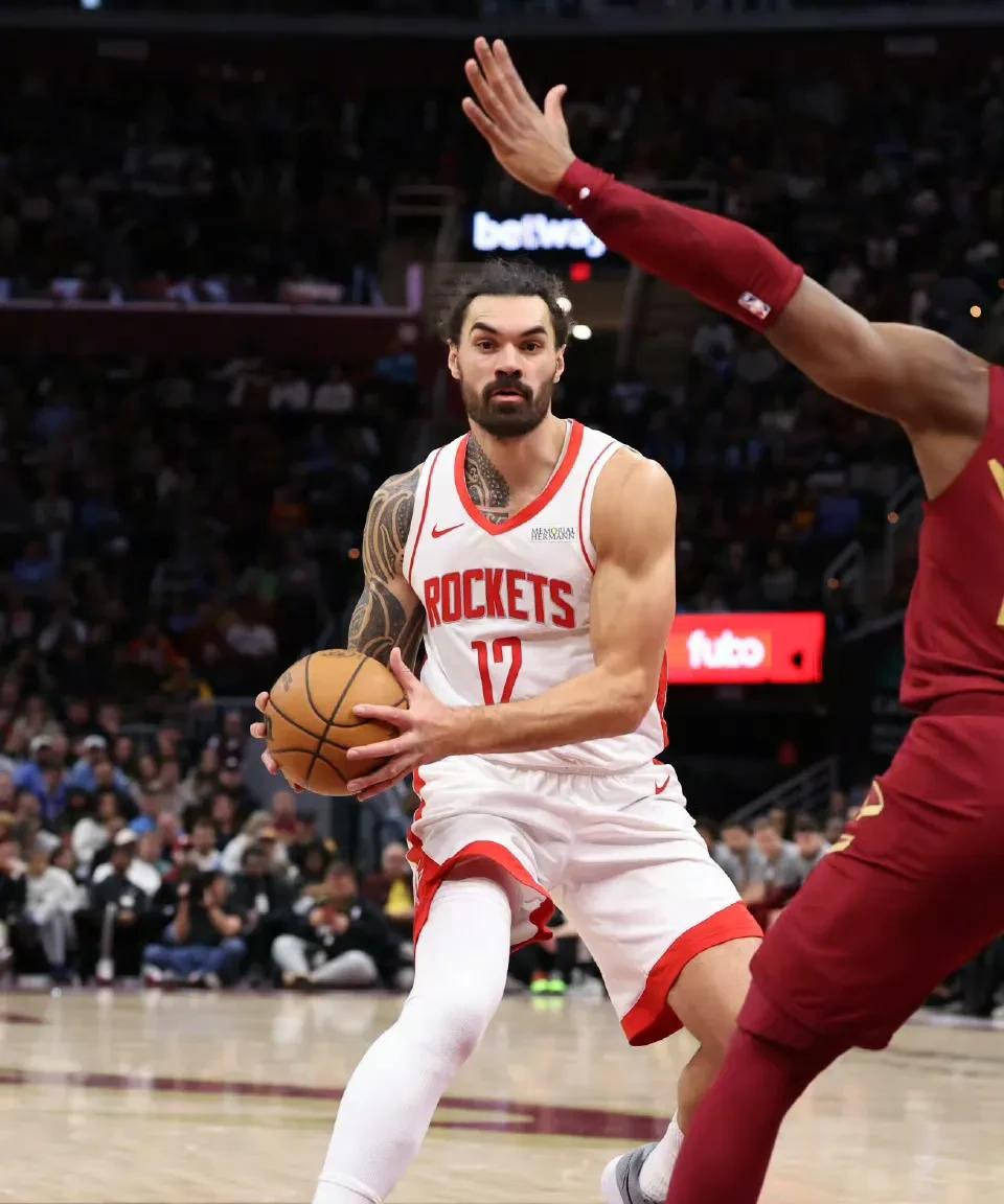 国王鏖战火箭，霍勒迪统治全场