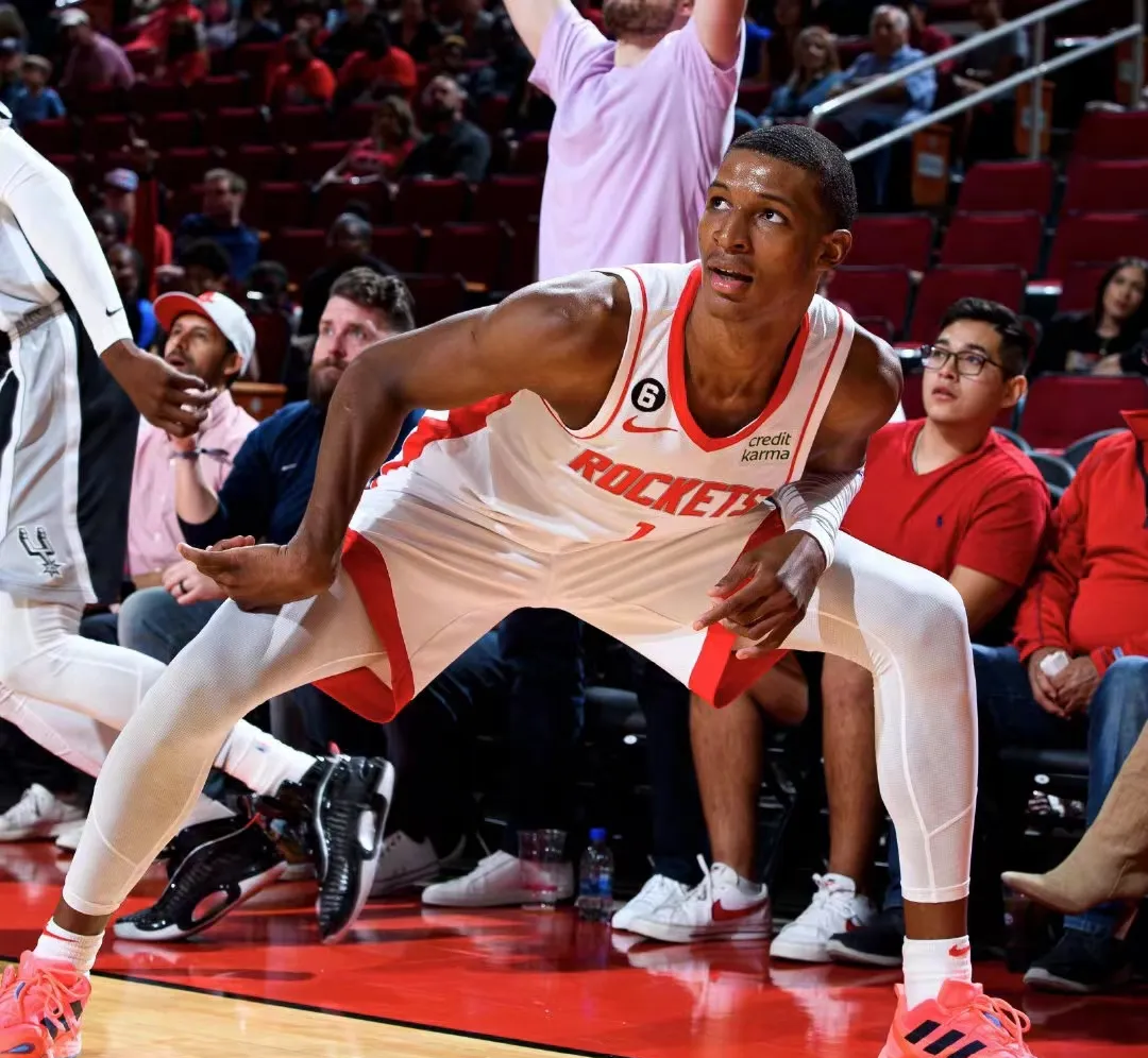 国王鏖战火箭，霍勒迪统治全场