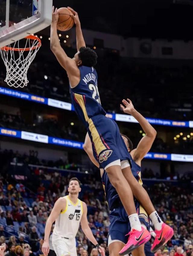 热火轻取爵士,锡安统治全场 热火轻取爵士,锡安统治全场