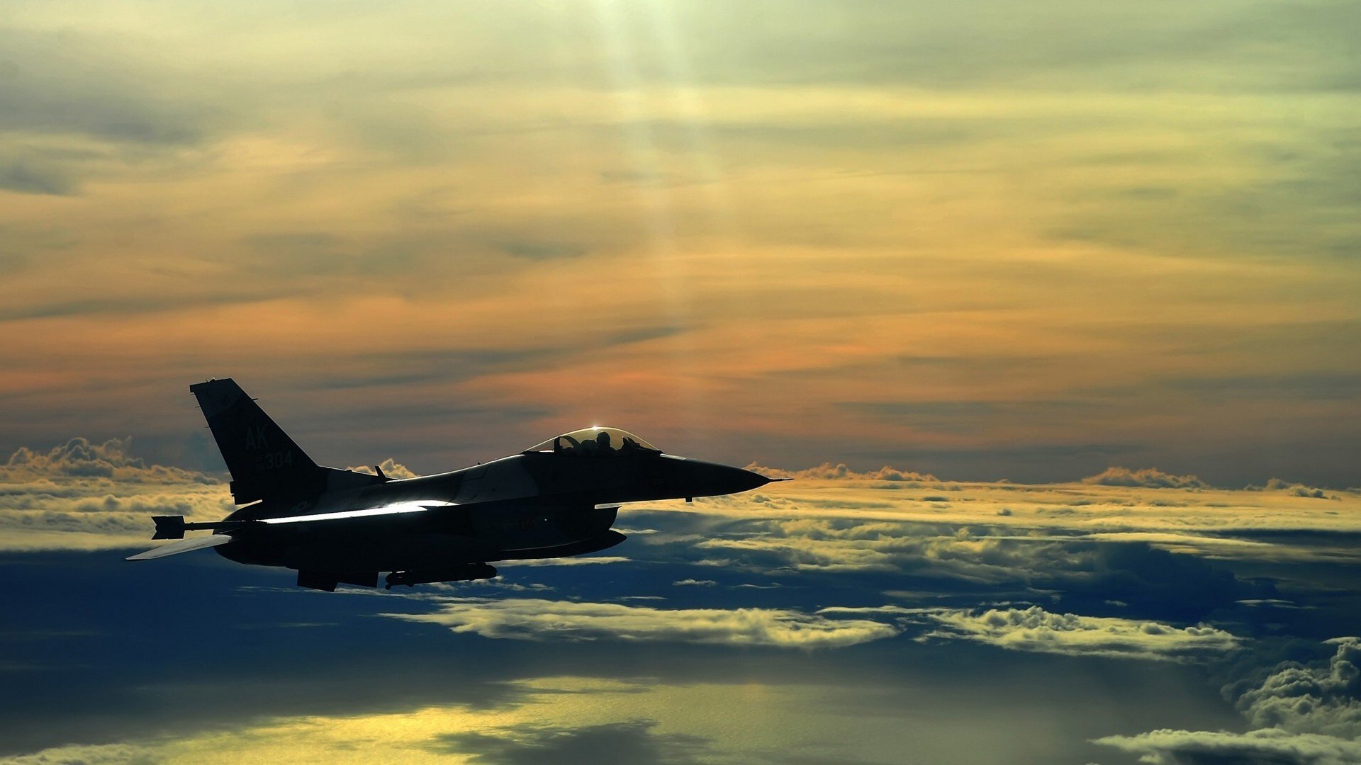 加克波在F1赛道上空射门，当巴黎冲垮巴萨的声浪点燃涡轮引擎